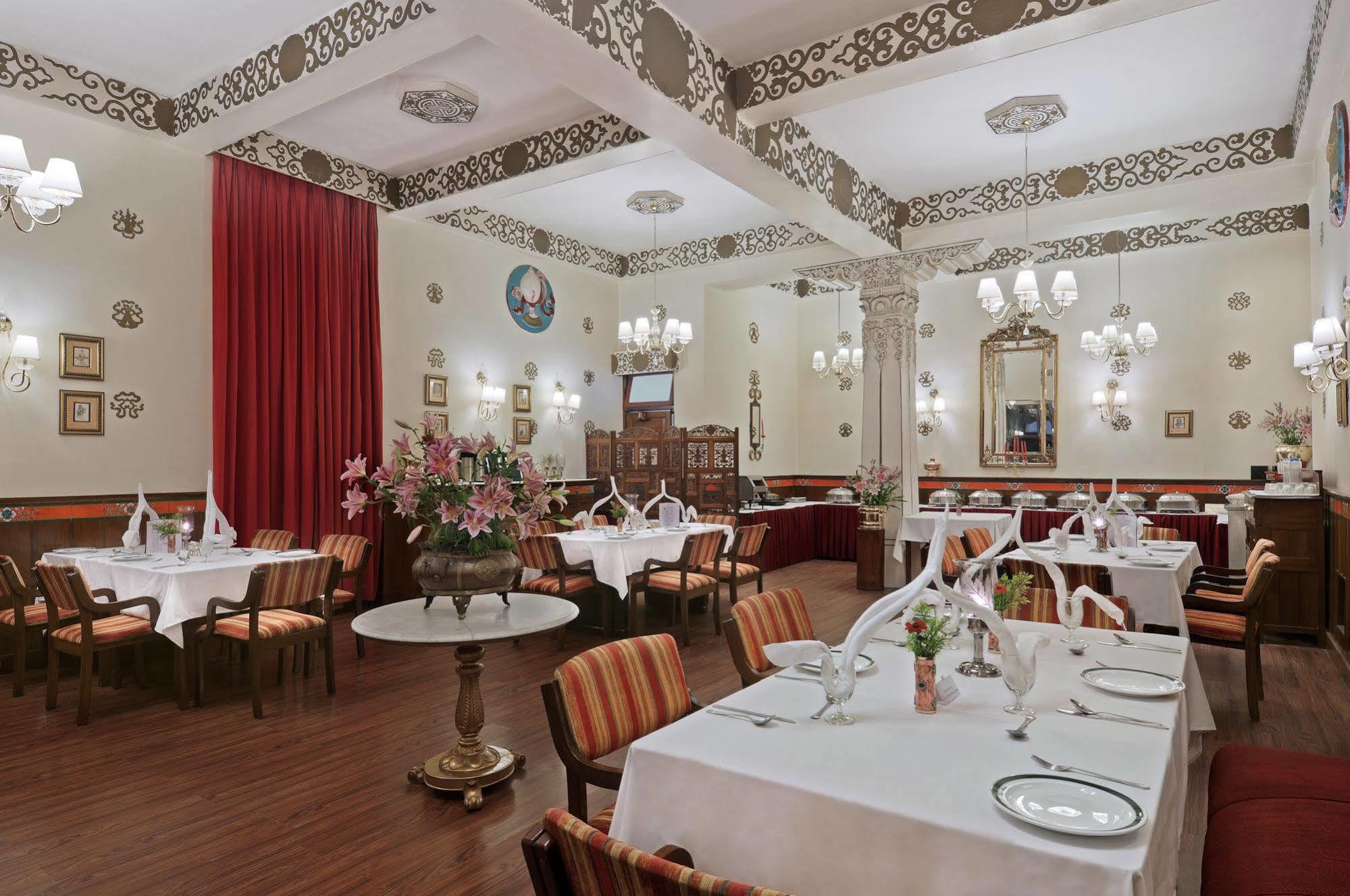 The Elgin Norkhill - Heritage Resort And Spa Гангток Экстерьер фото